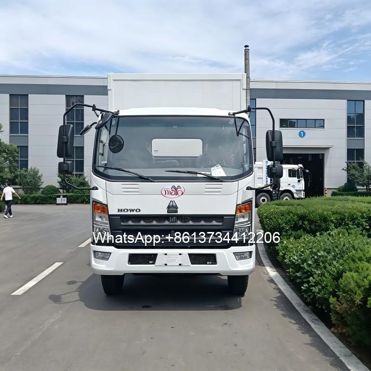Sinotruk Light Duty 4x2 6wheels Box Truck